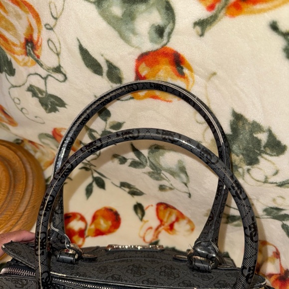 Guess handbag - Picture 5 of 8